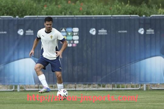 JN江南体育-2024-2025赛季法甲赛季技术特点及创新应用详尽解析