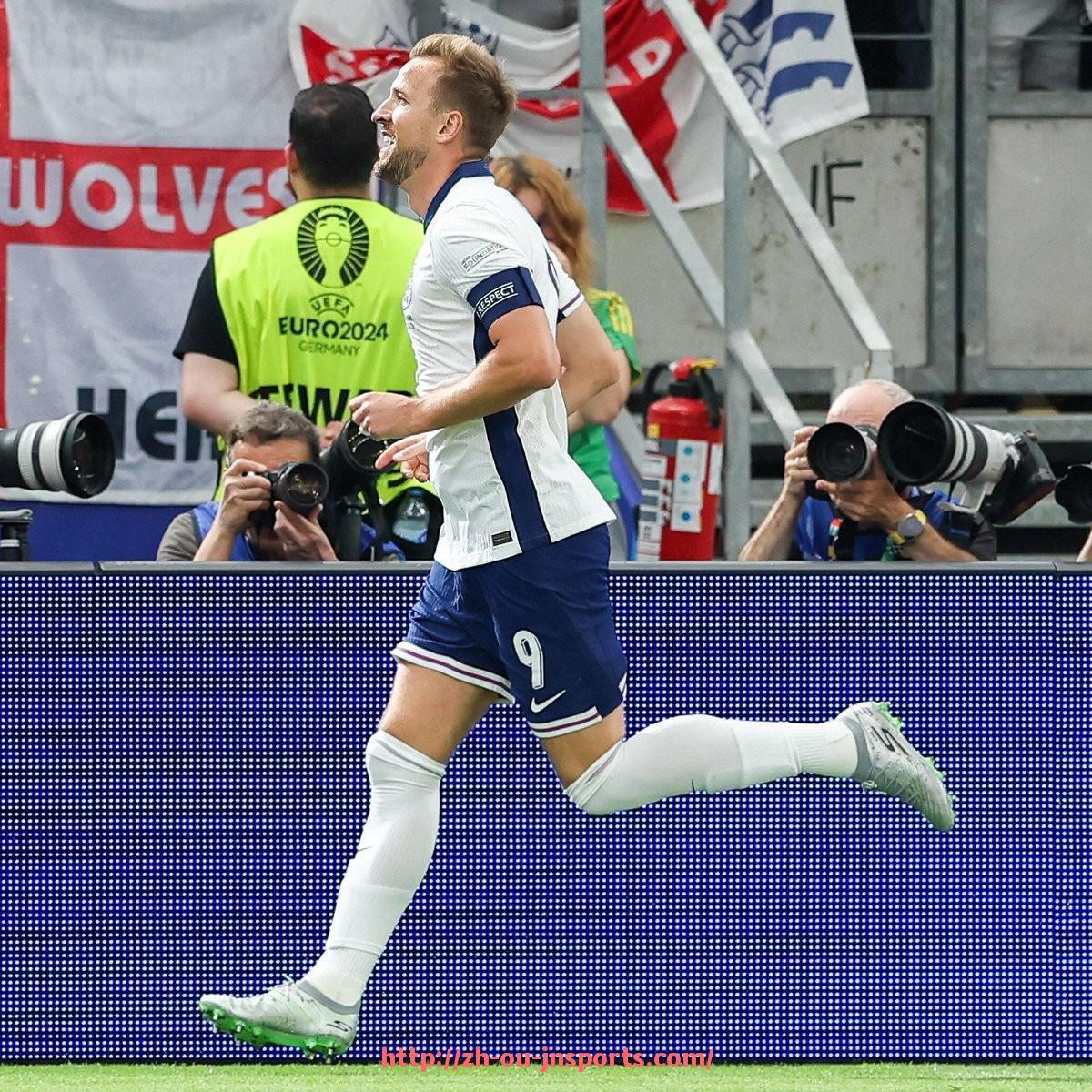 JN江南体育-世俱杯智能安检系统测试情况展现赛事科技化安保手段